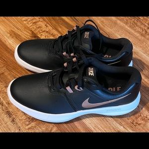 Nike Zoom ladies golf shoes.  Black/gold size 8.5